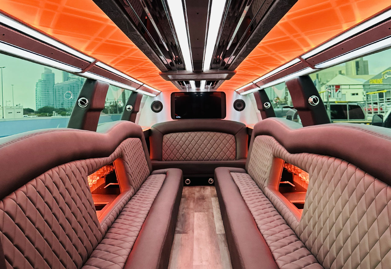 Chevrolet Suburban Kohinoor Edition [20 Seater] 2