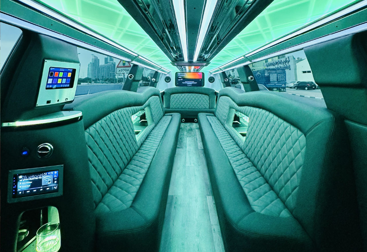Chevrolet Suburban Kohinoor Edition [20 Seater] 3