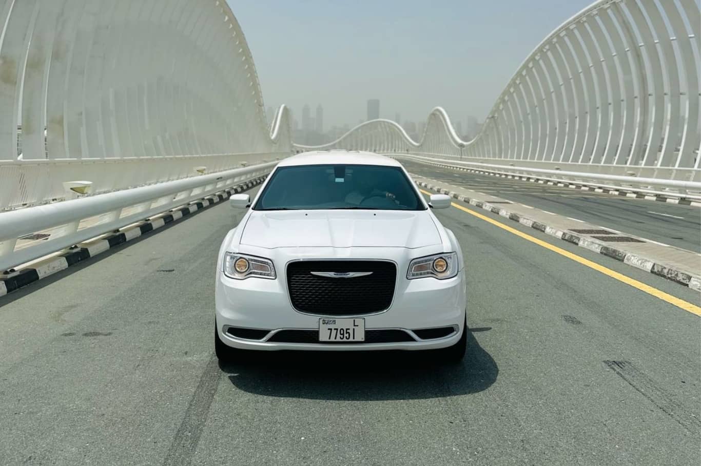 Chrysler 300 Pearl Edition [10 Seater] 1