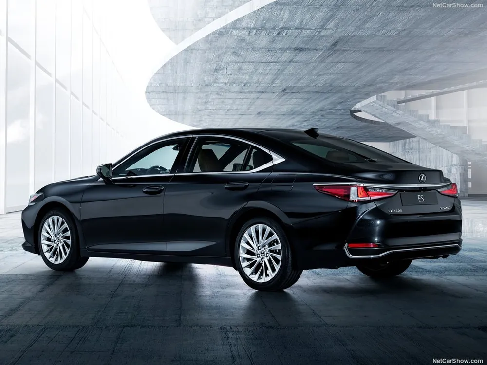 Lexus 3